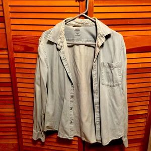 Izod Saltwater Light Denim Button-up Slim Fit